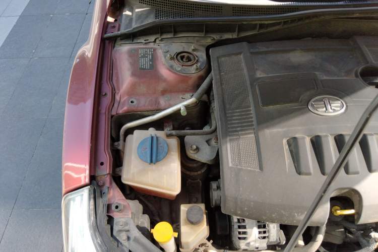 Used Bestune B50 2013 1.6L automatic luxury version Engine Bay Right