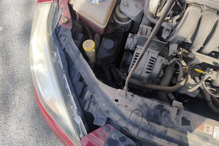 Used Bestune B50 2013 1.6L manual Comfort trim level Engine Bay Right