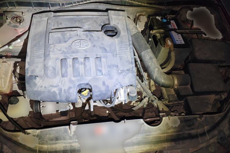 Used Bestune B50 2013 1.6L automatic luxury version Engine Bay