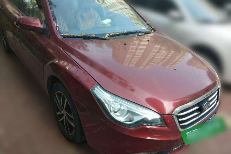 Used Bestune B50 2013 1.6L automatic luxury version Front Right 45 Deg