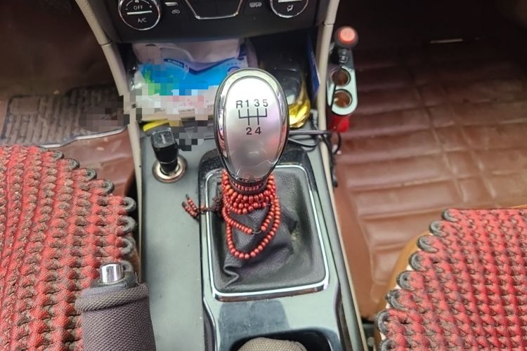 Used Bestune B50 2013 1.6L manual luxury version Gear Lever