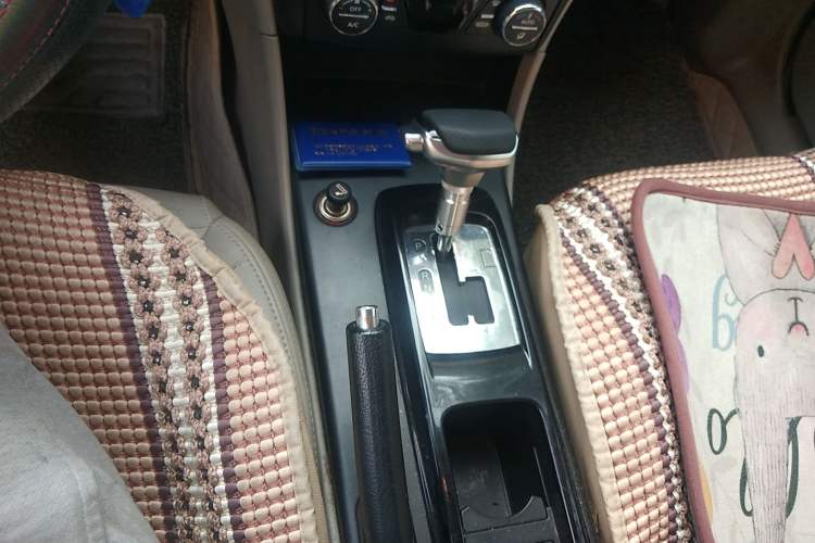 Used Bestune B50 2013 1.6L automatic luxury version Gear Lever