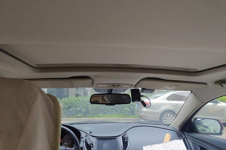 Used Bestune B50 2013 1.6L automatic luxury version Headliner