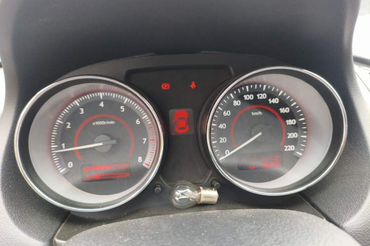 Used Bestune B50 2013 1.6L manual luxury version Instrument Cluster