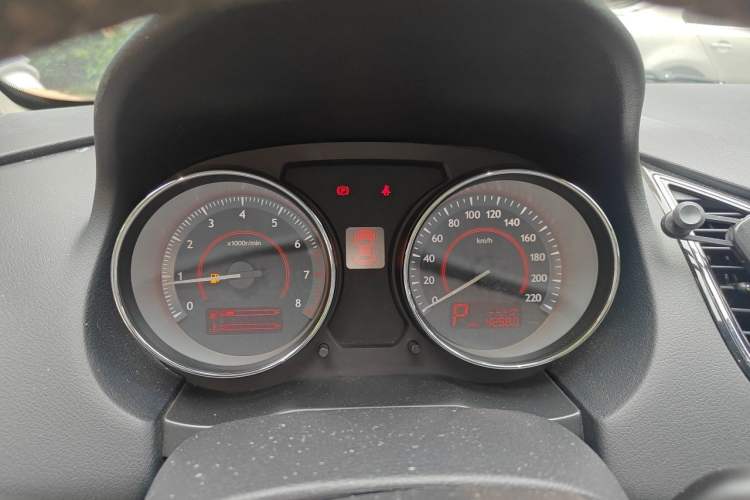 Used Bestune B50 2013 1.6L automatic luxury version Instrument Cluster
