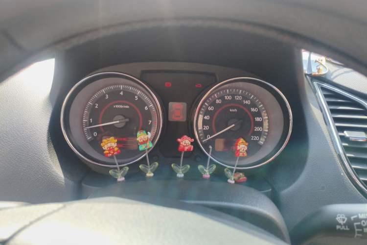 Used Bestune B50 2013 1.6L manual Comfort trim level Instrument Cluster