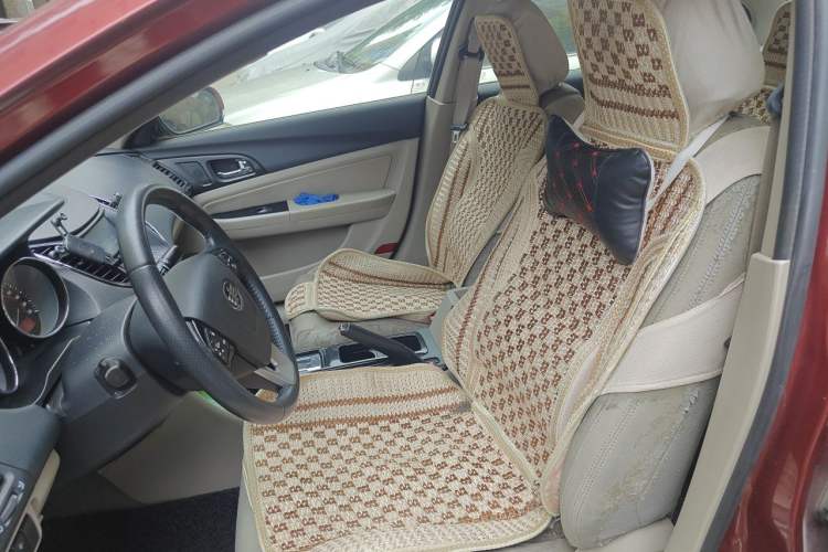 Used Bestune B50 2013 1.6L automatic luxury version Left Front Seat