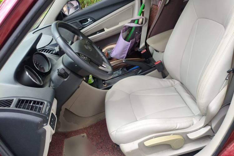Used Bestune B50 2013 1.6L automatic luxury version Left Front Seat