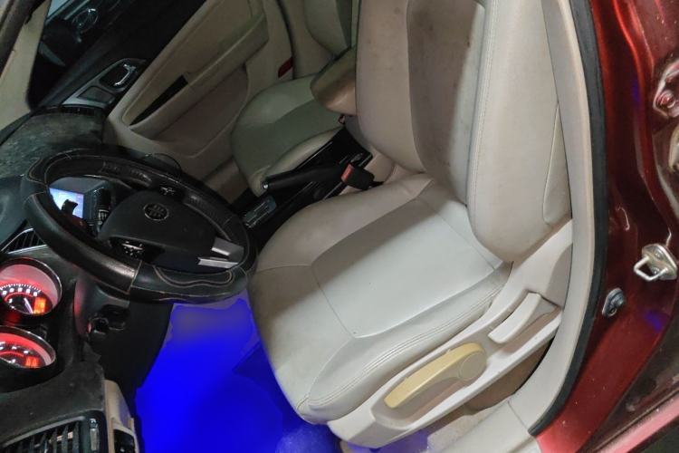 Used Bestune B50 2013 1.6L automatic luxury version Left Front Seat