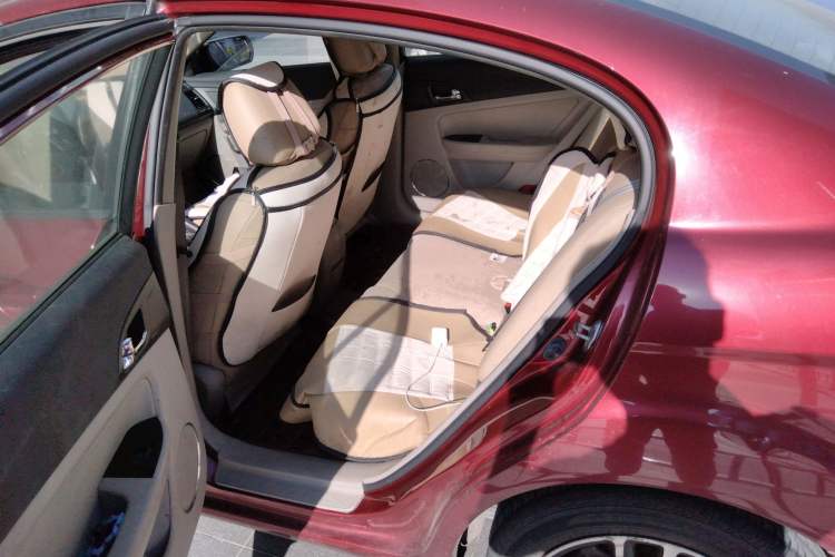 Used Bestune B50 2013 1.6L automatic luxury version Left Rear Seat