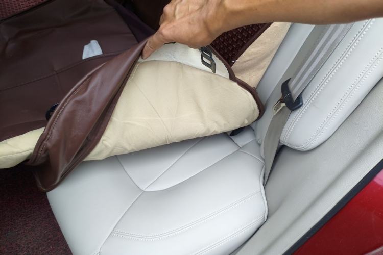 Used Bestune B50 2013 1.6L automatic luxury version Left Rear Seat