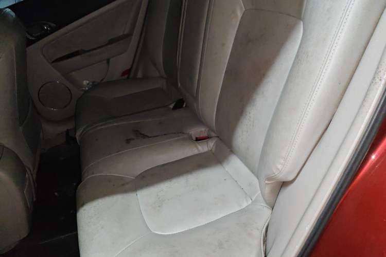 Used Bestune B50 2013 1.6L automatic luxury version Left Rear Seat