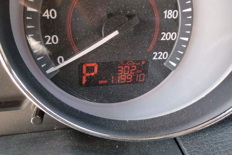 Used Bestune B50 2013 1.6L automatic luxury version Odometer Close Up