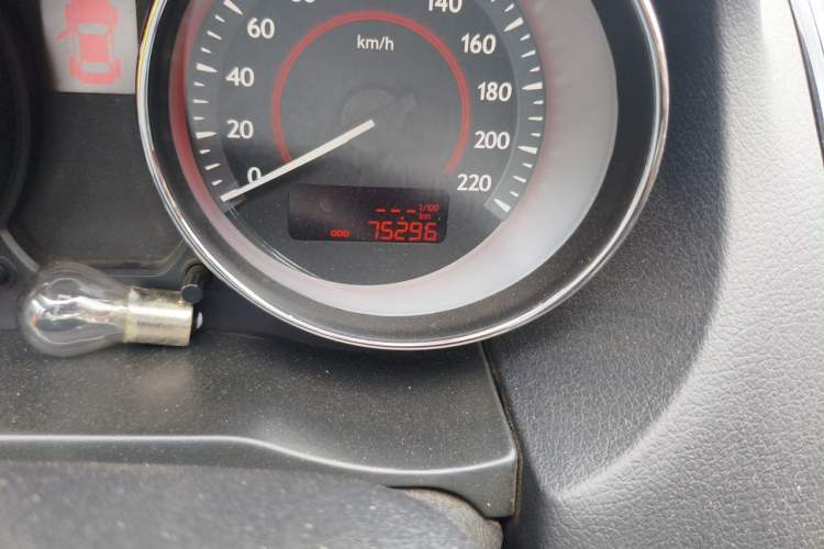 Used Bestune B50 2013 1.6L manual luxury version Odometer Close Up