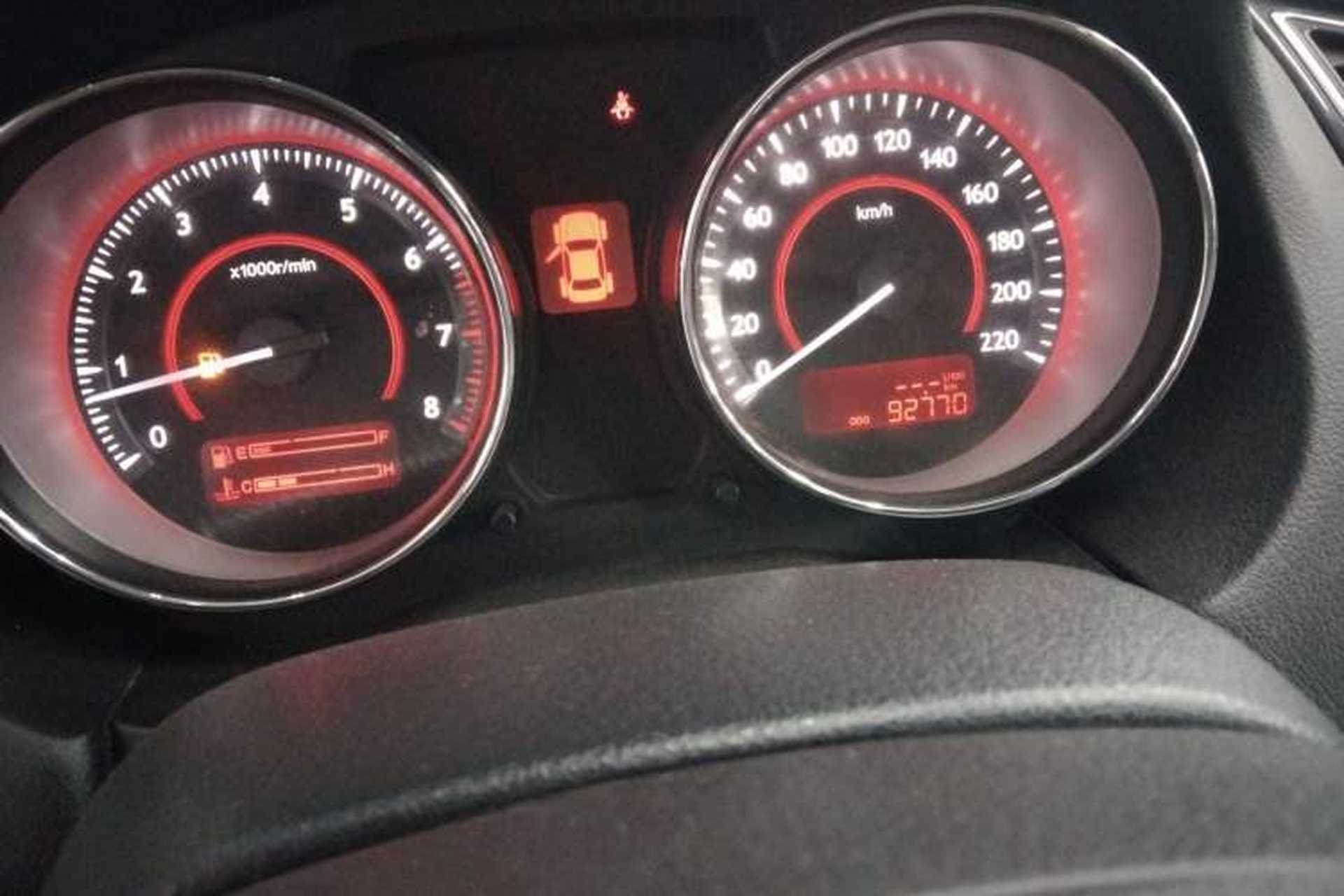 Used Bestune B50 2013 1.6L manual luxury version Odometer Close Up