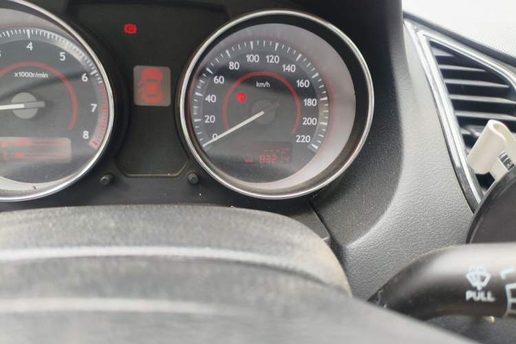 Used Bestune B50 2013 1.6L automatic luxury version Odometer Close Up