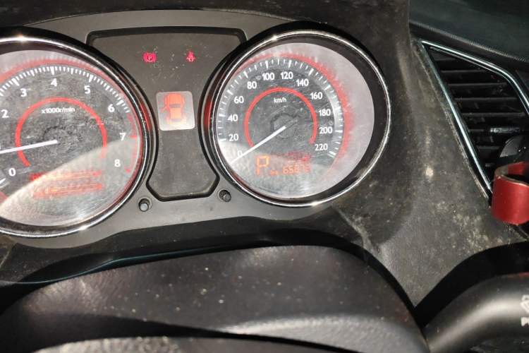 Used Bestune B50 2013 1.6L automatic luxury version Odometer Close Up