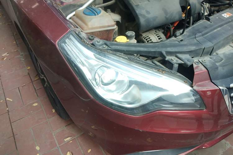 Used Bestune B50 2013 1.6L automatic luxury version Right Front Headlight
