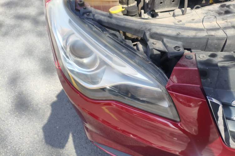 Used Bestune B50 2013 1.6L manual Comfort trim level Right Front Headlight