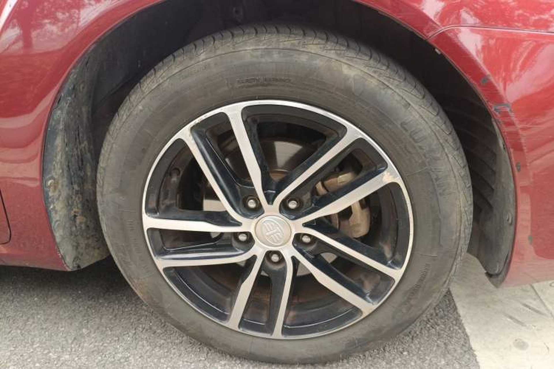 Used Bestune B50 2013 1.6L automatic luxury version Right Front Wheel Hub
