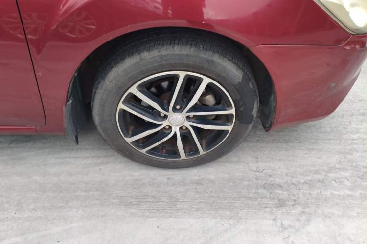 Used Bestune B50 2013 1.6L manual luxury version Right Front Wheel Hub