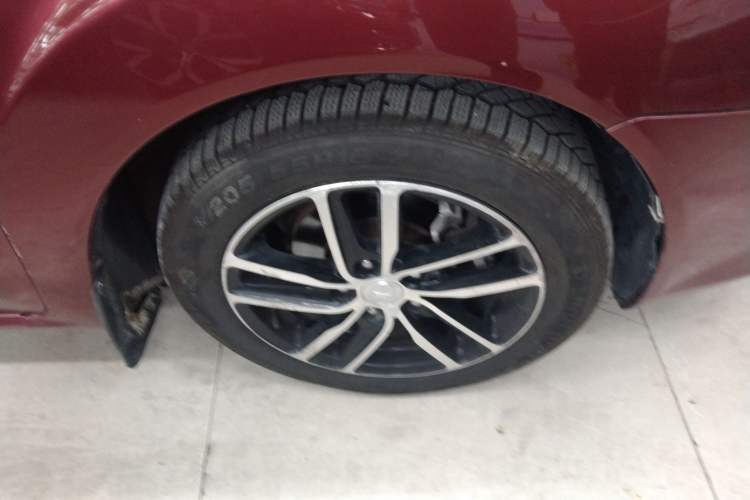 Used Bestune B50 2013 1.6L manual luxury version Right Front Wheel Hub