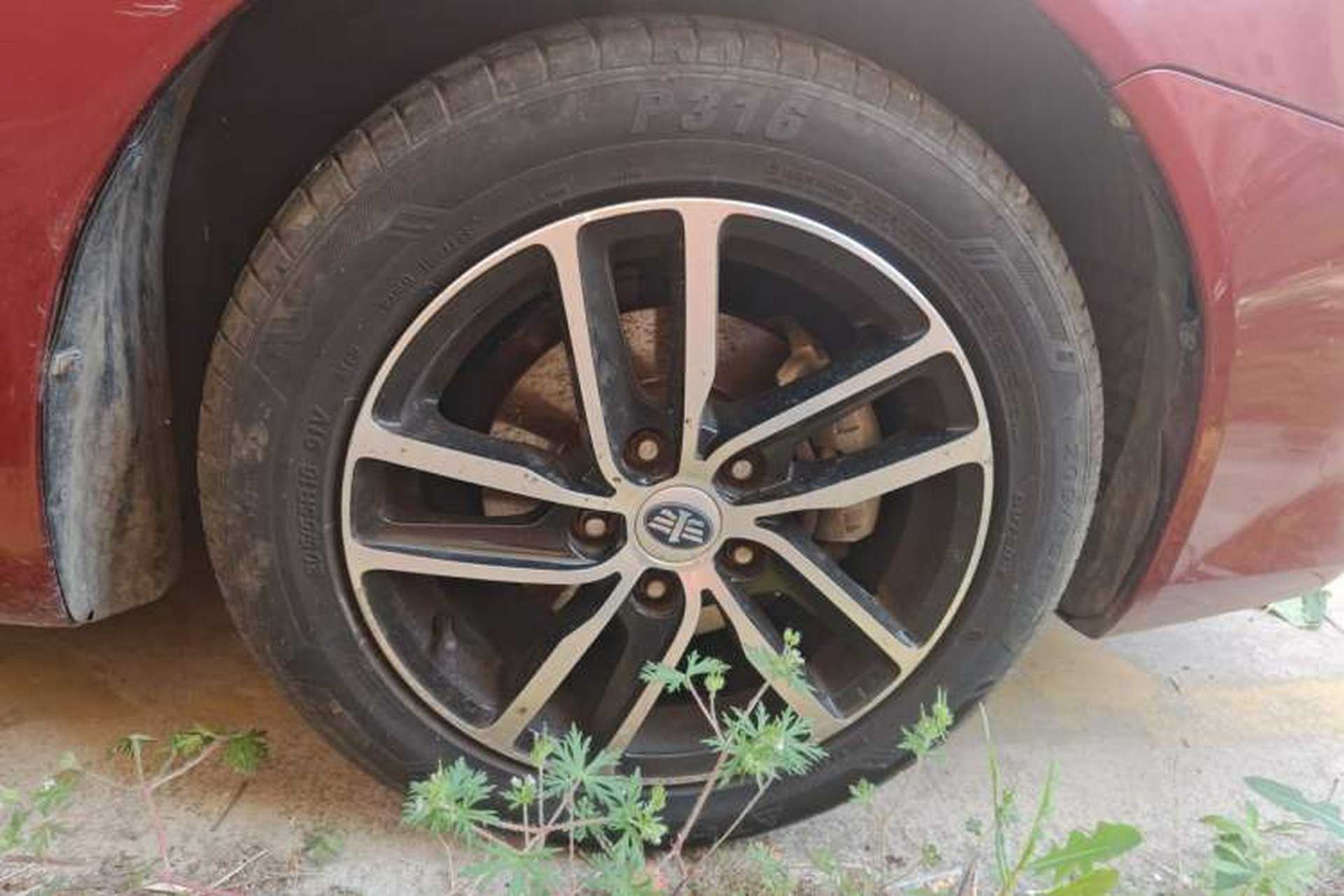 Used Bestune B50 2013 1.6L manual luxury version Right Front Wheel Hub