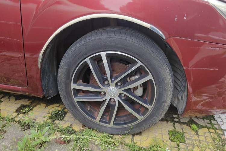 Used Bestune B50 2013 1.6L automatic luxury version Right Front Wheel Hub