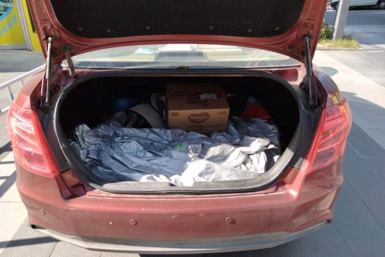 Used Bestune B50 2013 1.6L automatic luxury version Trunk