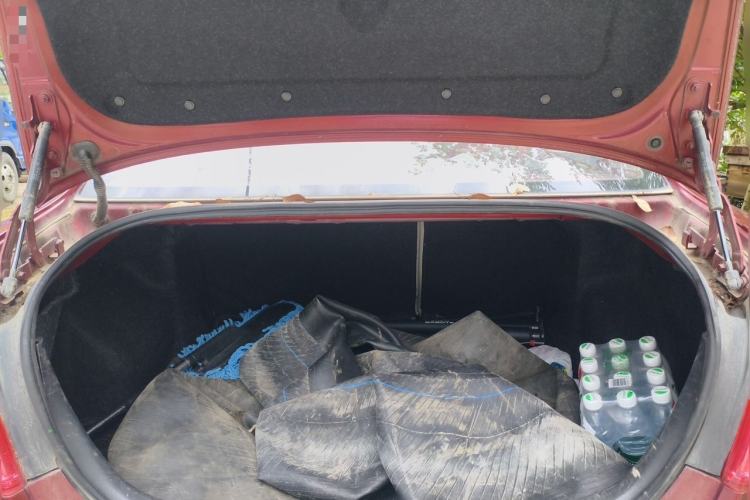 Used Bestune B50 2013 1.6L automatic luxury version Trunk