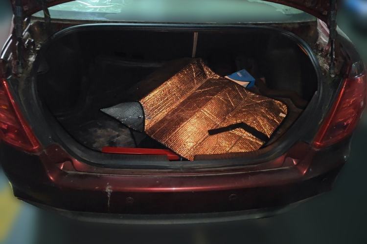 Used Bestune B50 2013 1.6L automatic luxury version Trunk