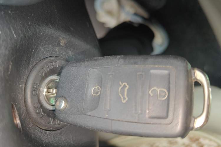 Used Bestune B50 2013 1.6L automatic luxury version Vehicle Key