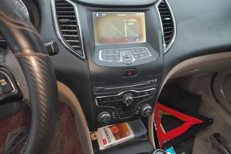Used Bestune B50 2013 1.6L manual luxury version Audio And AC Panel