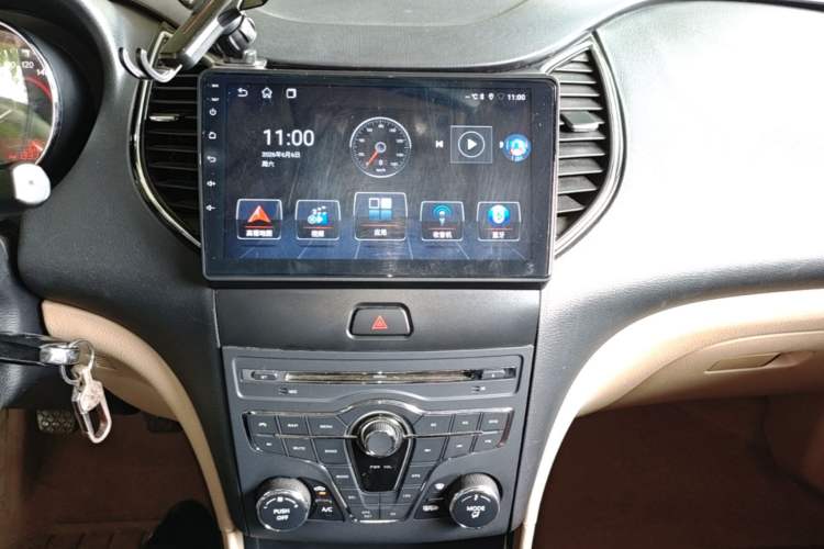 Used Bestune B50 2013 1.6L manual Comfort trim level Audio And AC Panel
