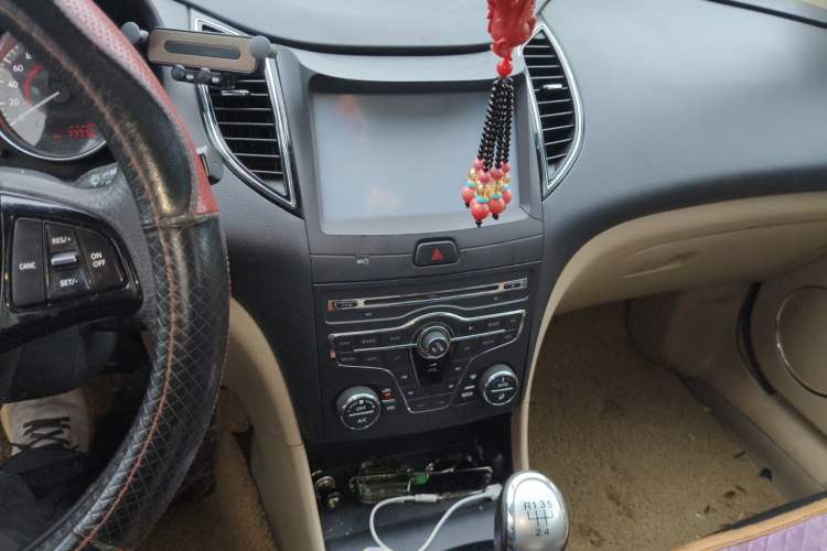 Used Bestune B50 2013 1.6L manual luxury version Audio And AC Panel