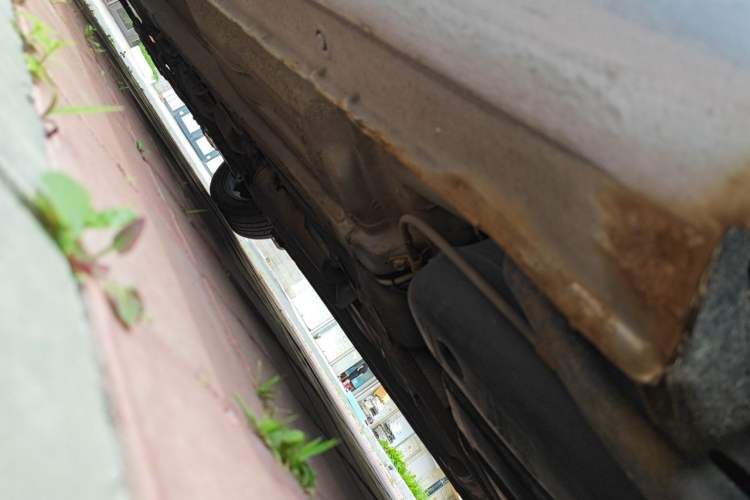 Used Bestune B50 2013 1.6L manual Comfort trim level Chassis Rear Left