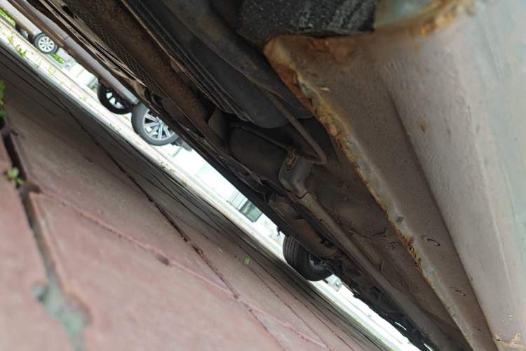 Used Bestune B50 2013 1.6L manual Comfort trim level Chassis Rear Right