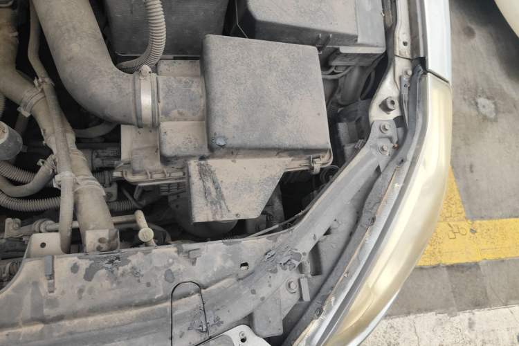 Used Bestune B50 2013 1.6L manual luxury version Engine Bay Left