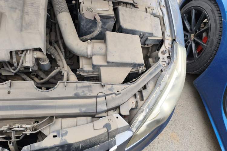 Used Bestune B50 2013 1.6L automatic luxury version Engine Bay Left