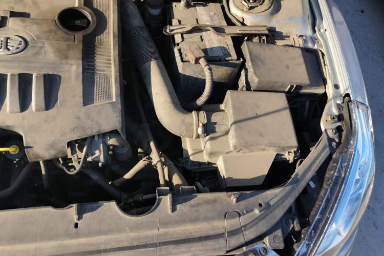 Used Bestune B50 2013 1.6L manual luxury version Engine Bay Left