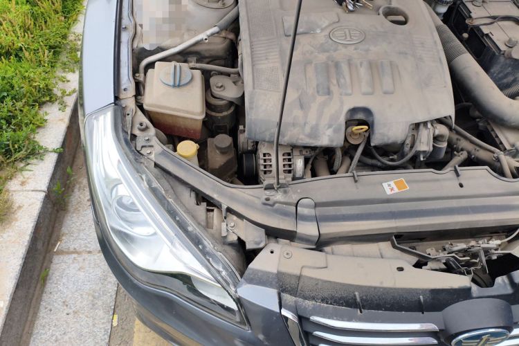 Used Bestune B50 2013 1.6L automatic luxury version Engine Bay Right