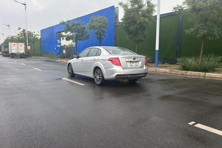 Used Bestune B50 2013 1.6L manual luxury version Exterior 3