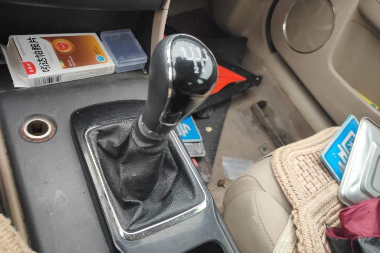 Used Bestune B50 2013 1.6L manual luxury version Gear Lever