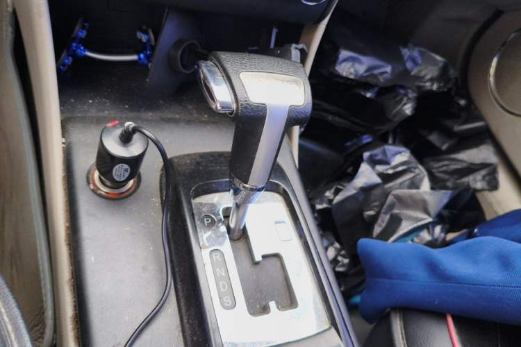 Used Bestune B50 2013 1.6L automatic luxury version Gear Lever