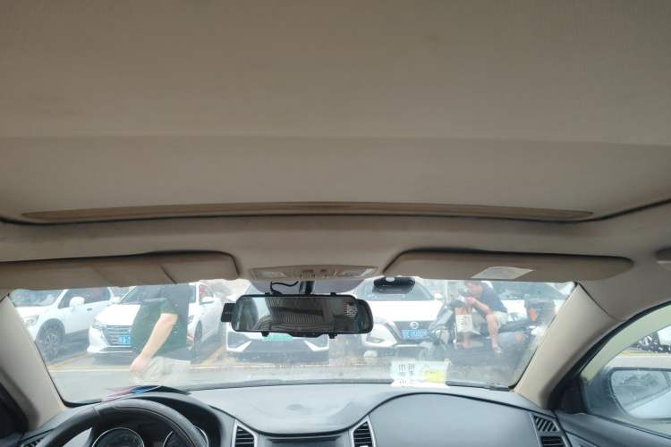 Used Bestune B50 2013 1.6L manual luxury version Headliner