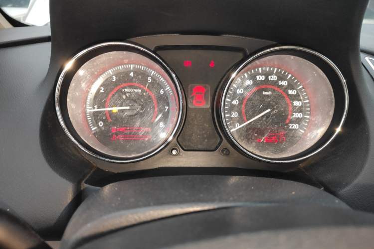 Used Bestune B50 2013 1.6L manual luxury version Instrument Cluster