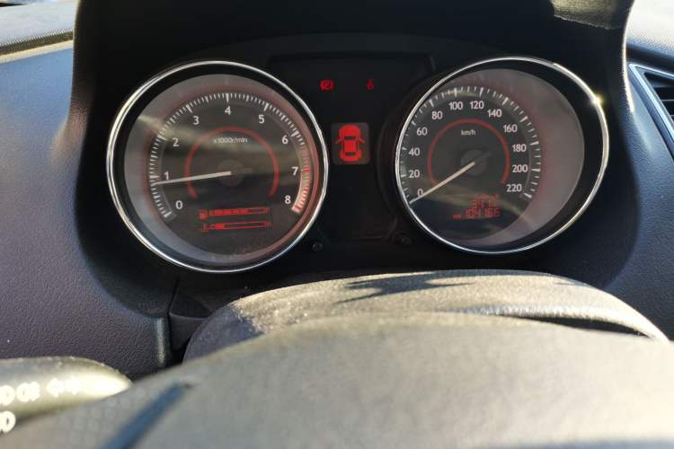 Used Bestune B50 2013 1.6L manual luxury version Instrument Cluster