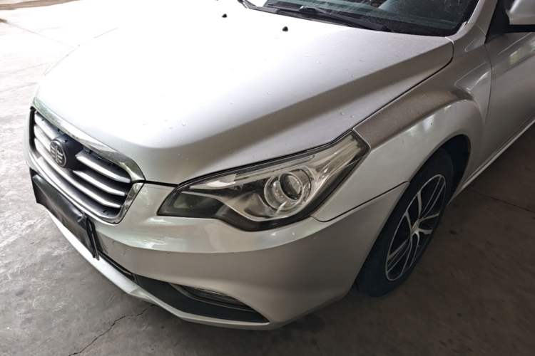 Used Bestune B50 2013 1.6L manual Comfort trim level Left Front Headlight