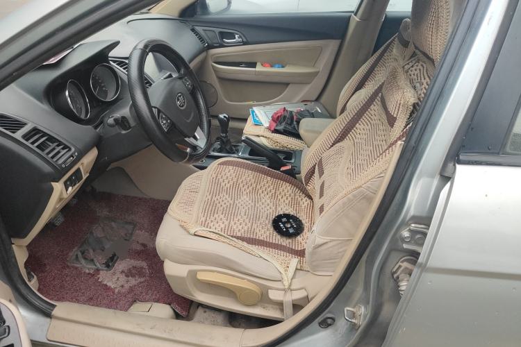 Used Bestune B50 2013 1.6L manual luxury version Left Front Seat