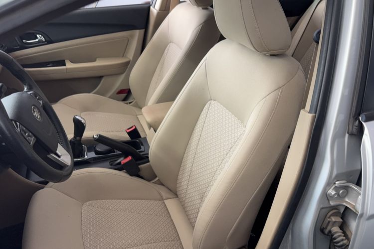 Used Bestune B50 2013 1.6L manual luxury version Left Front Seat